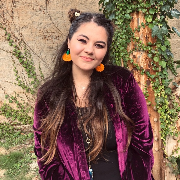 Meet your Posher, Amanda - Picture 3 of 4